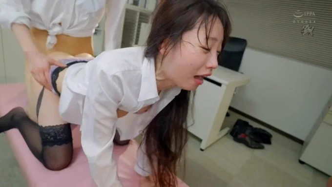 月野江すい 社内拘束イラマレ×プ😝 大嫌いな上司に捻じ伏せられ喉奥を突かれる度にマゾ本性が覚醒するスレンダーOL