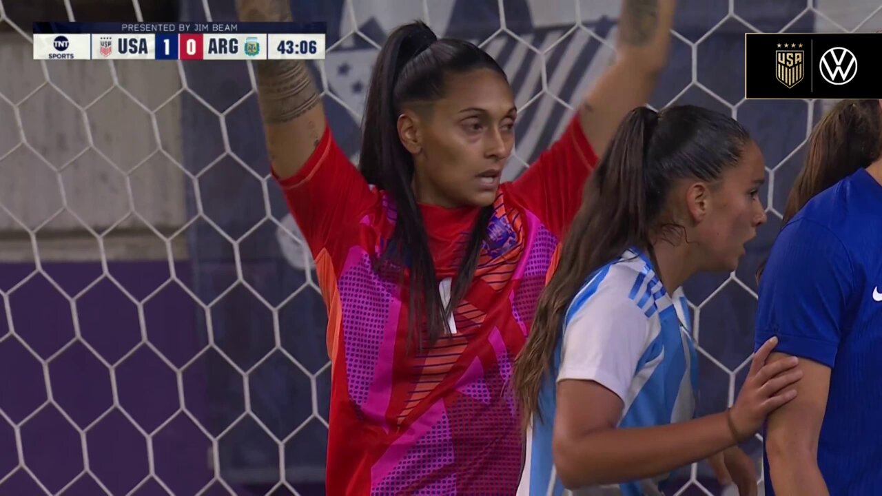 In her first cap and start, Alyssa Malonson assists Naomi Girma's first career brace!!!#USWNT x @VW