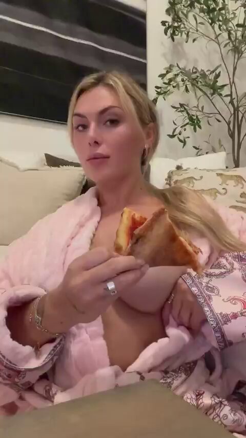 do guys find messy eaters unattractive https://t.co/SxXlXRD0RK
