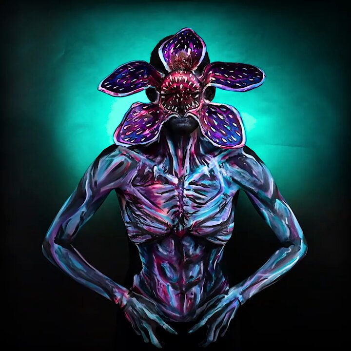 Faces come out of the rain when you’re strange… (Happy Halloween! 🎃)Here’s my Demogorgon from Stranger Things #bodypaint I painted on myself https://t.co/AUPm3H80S5