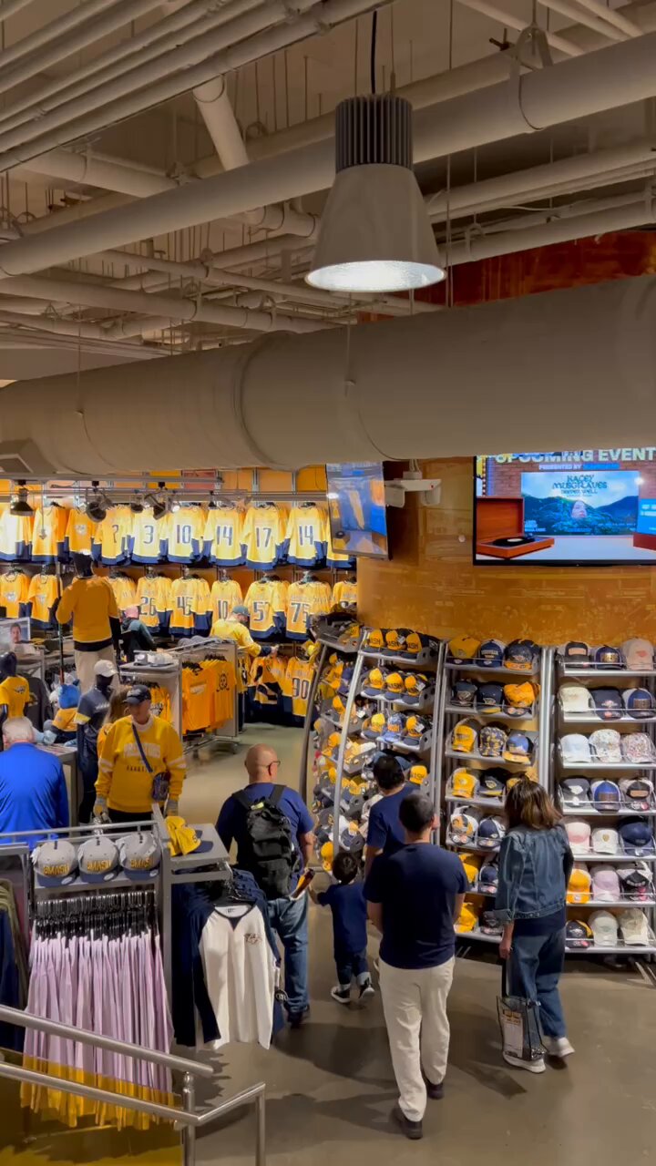 NSHLockerRoom s video Tweet