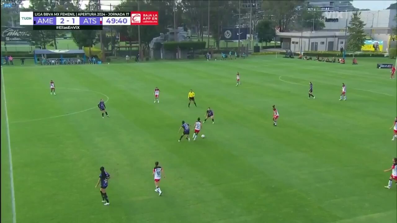 Comenzando el segundo tiempo y @scarnefer cuelga el tercero para el @AmericaFemenil.⚽️🔥#SomosDesafiantes ⚡️