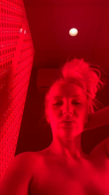Time for a total health reset 
❤️‍? mind body & soul ❤️‍?
starting with red light therapy ❤️‍?
It always