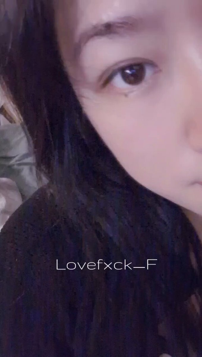 涼涼的天氣就是要裸睡🥳🥳🥳 https://t.co/MNi6uWt4nu