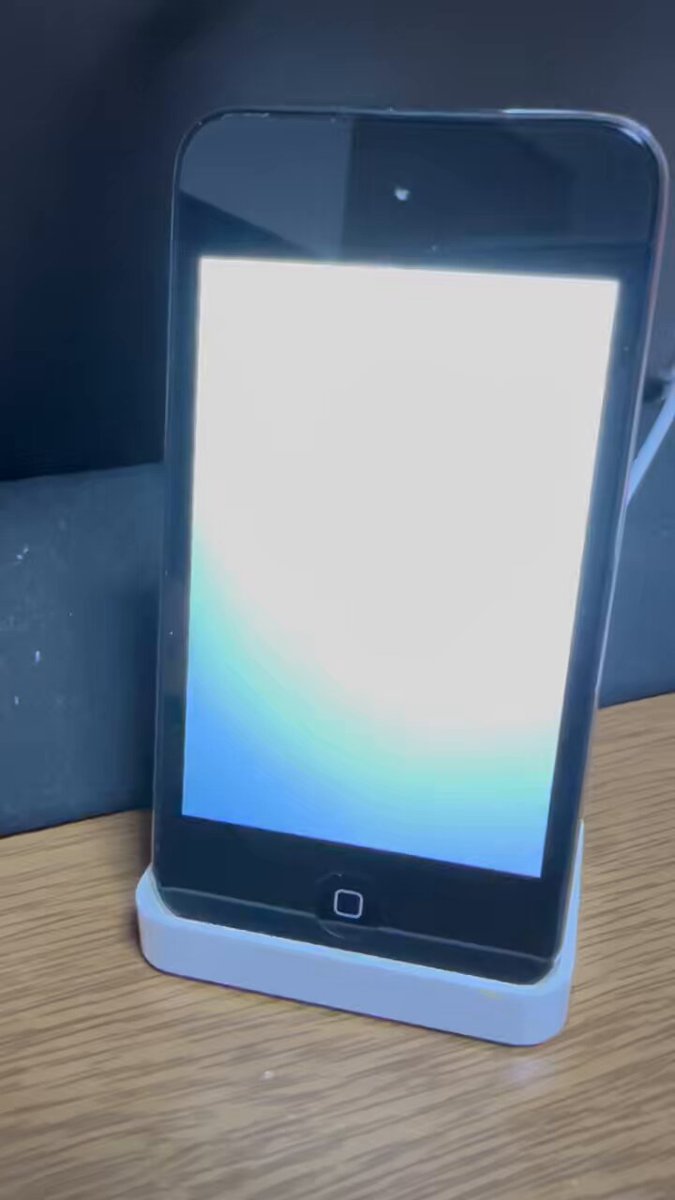 ヤフオクで競り落としたiPad、店頭展示品のデモ機でジャンク品と ヤフオクで競り落としたiPad、店頭展示品のデモ機でジャンク品と