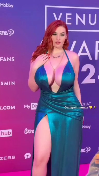 I wanna dress like a princess everyday ?? 
@Brazzers @venusberlinoff @Pornhub 
?: @liamrileycb https://t