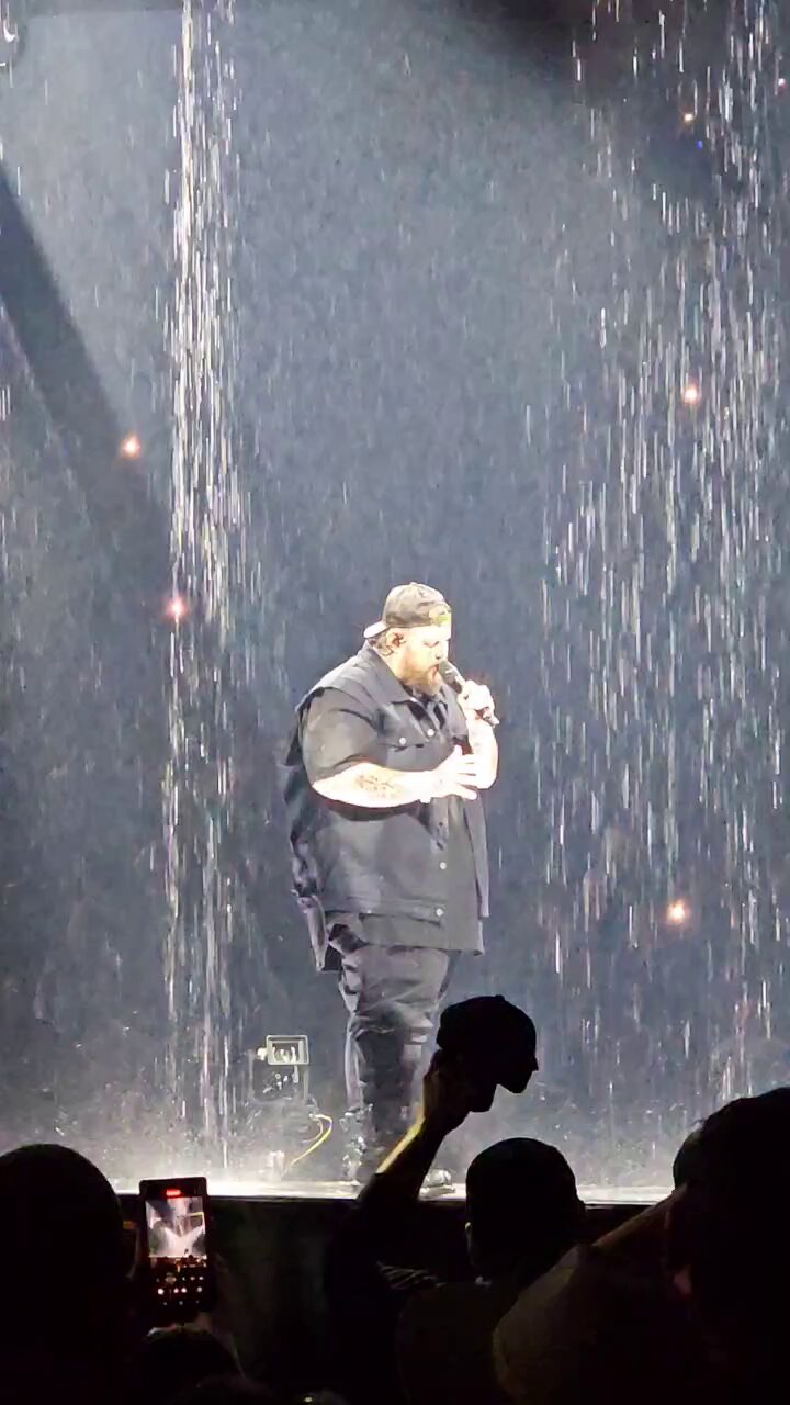 Tyler on X: "Amazing VIBES inside the @tmobilecenter tonight. @JellyRoll615 🙌👏👏👏👏 @1073thevibe https://t.co/M03QrRWOOi" / X