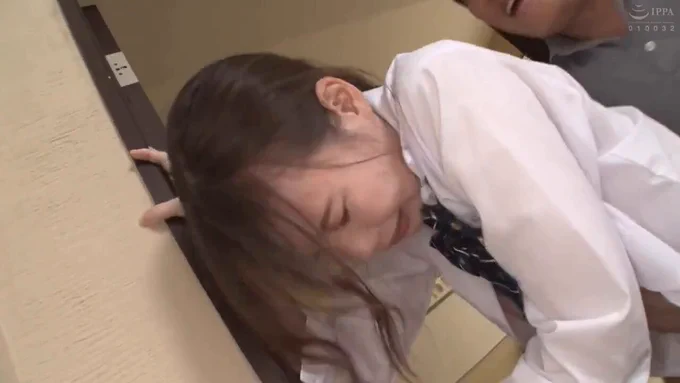「どうして起きないんだ俺！」幼馴染が目の前で親父に犯されているのに、怖くて目が明けられない！😝 父子家庭のボクを毎日起こしに来てくれる幼馴染…