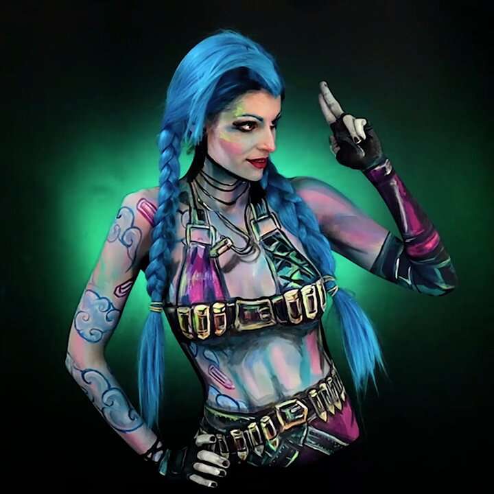 Let’s get jinxed for no particular reason at all (besides Arcane Season 2!)Here’s my Jinx #bodypaint I painted on myself https://t.co/pF1Tig3xBe