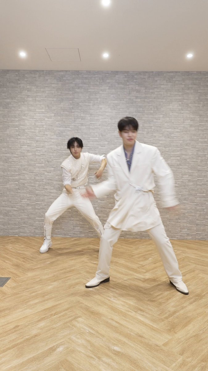 Stray Kids Japan Official on X: Stray Kids Japan Official on X:
