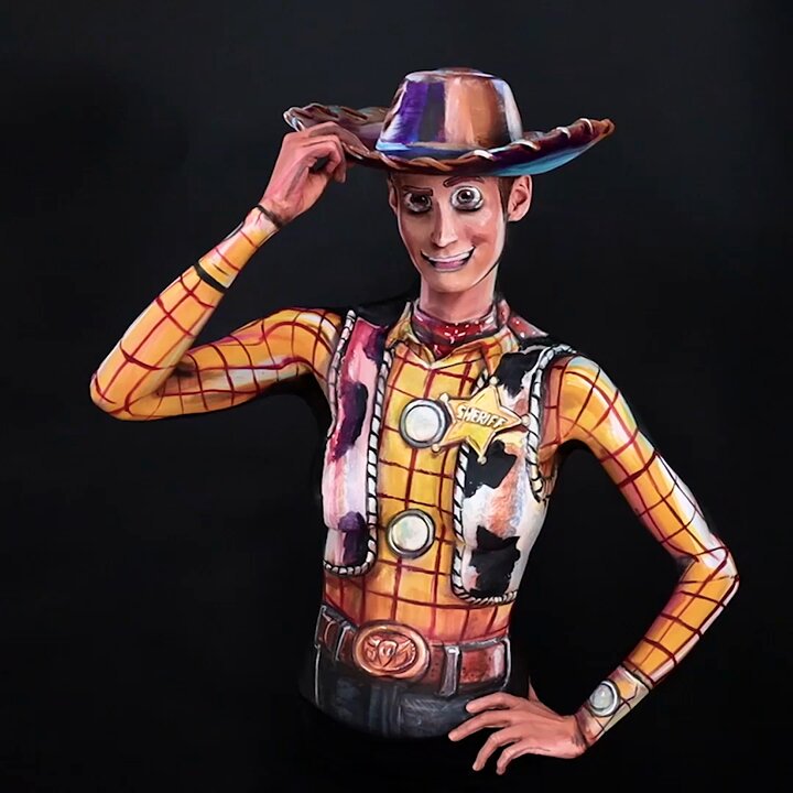 When there’s a snek in your boot – 𝘢𝘯𝘥 it’s Toy Story’s 29th anniversary!Here’s my Woody from ToyStory #bodypaint I painted on myself https://t.co/5ovEmsKbtd