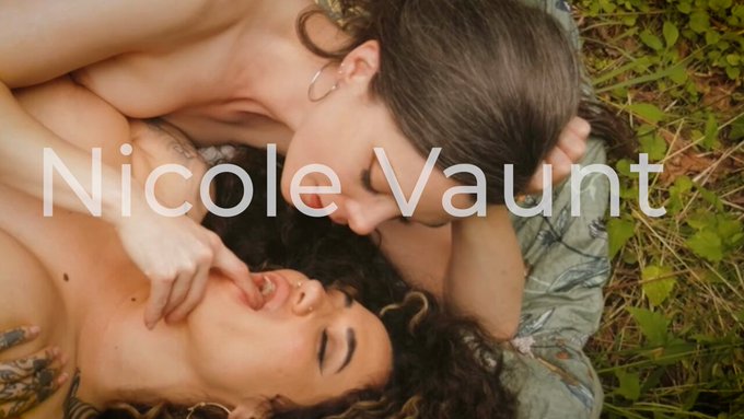 Daywalking Vampire Lesbians? I think yes. New scene out on my OF with @Vauntastic https://t.co/T0vde