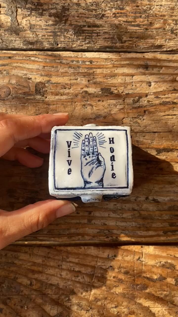 Arii Momoyo Pottery | 本日を持ちまして 【主は小箱とともに