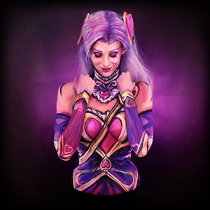 𝐐: Whats the worst thing to hear during open heart surgery?𝐀: AnythingHere’s my Heart Seeker Jinx from League of Legends #bodypaint I painted on myself https://t.co/TzKMvkobwi