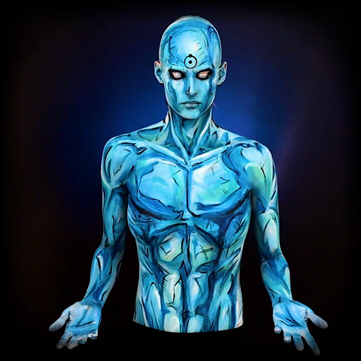 Who would win – the Watchmen or the Avengers?(Here’s my Doctor Manhattan #bodypaint I painted on myself) https://t.co/l9VUQQVDmv