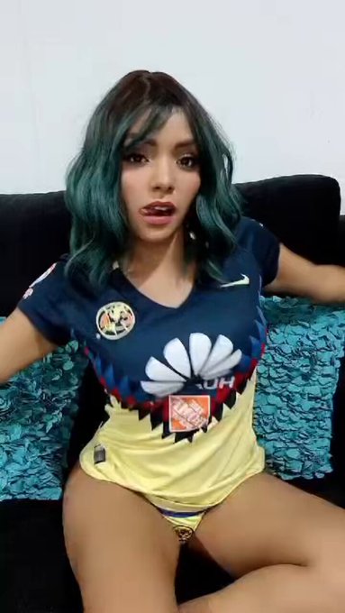 Yo mientras a mi hermana le dan ?️ jajaja a  mi quien me da ? https://t.co/rsWq6OW5vo
