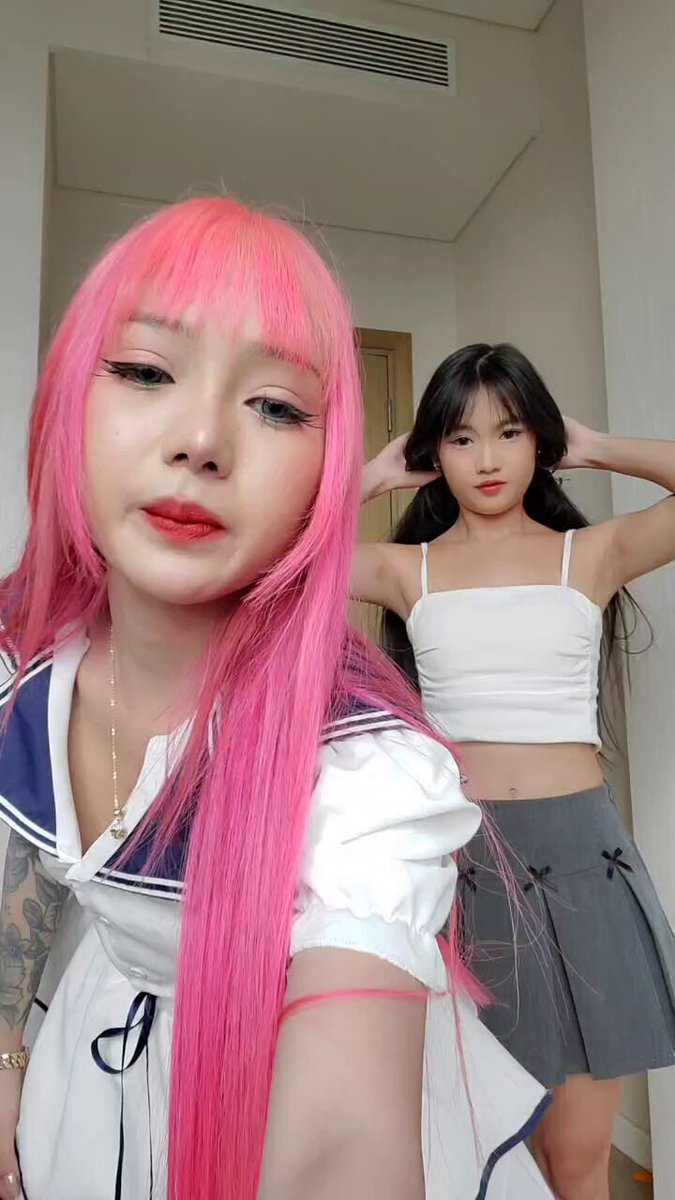 TinyModel Thuy on X: "*trending https://t.co/QsWUNIGIC6"