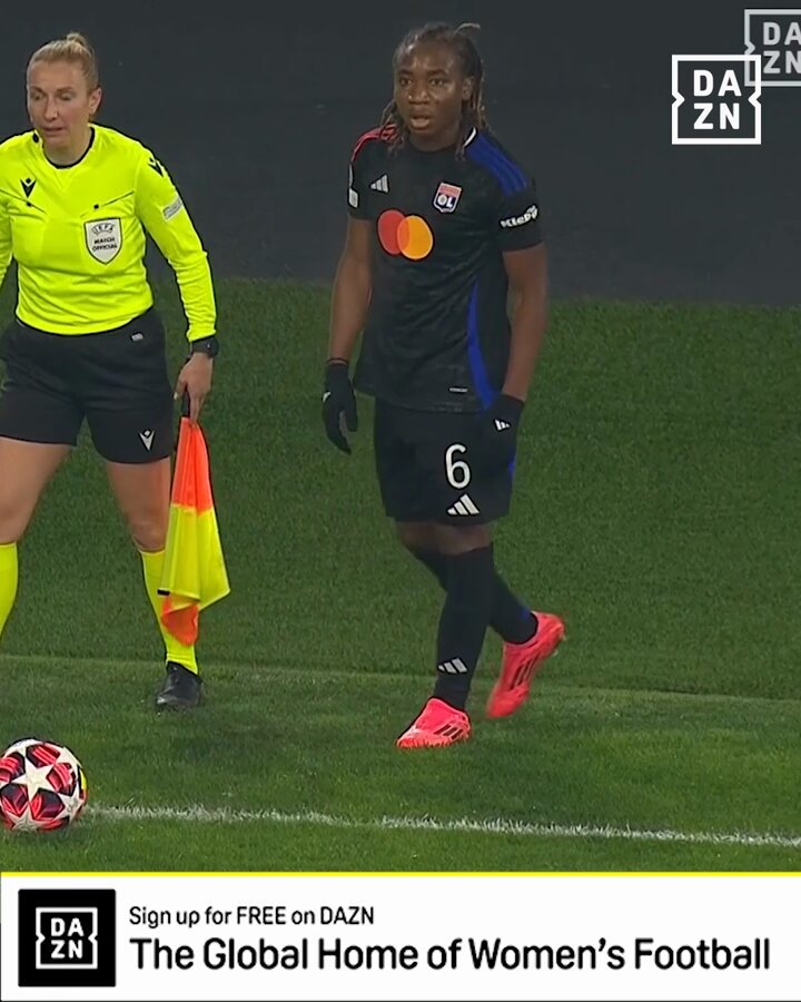 🗜️ Lyon's pressure pays off as Sara Däbritz smashes in Lyon's 2nd!Watch live for free on DAZN ▶️  #UWCLonDAZN #UWCL