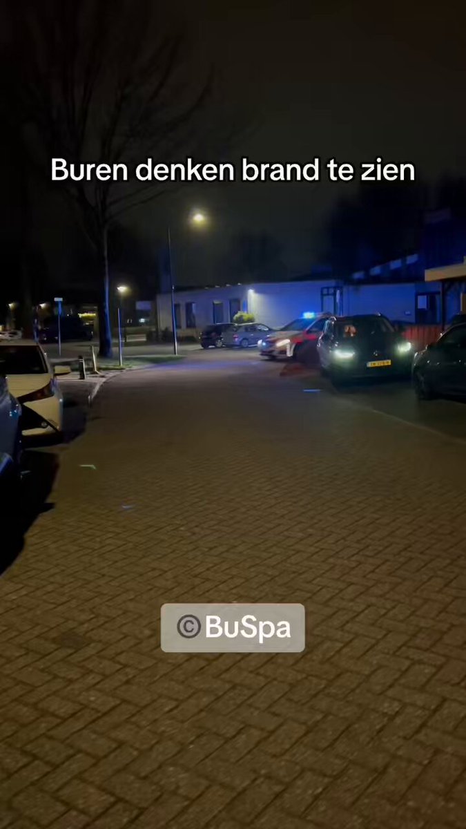 Brandweer en politie reageren op melding rook en licht in Bunschoten
