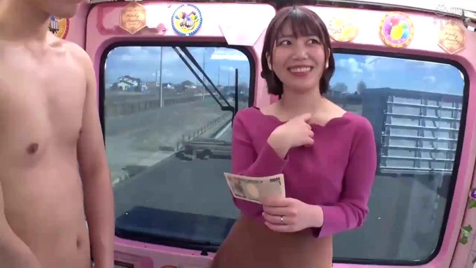 顔出し解禁！！ マジックミラー便 全員38歳over！年齢を感じさせない美しい人妻さん 初めての乳首責め編 M男くんの乳首を摘まんで舐めてこねくり回し驚くほど勃起してヨガリ狂う反応に思わず火照ってしまったご無沙汰オマンコは硬い年下デカチンポが欲しくてたまらない！！