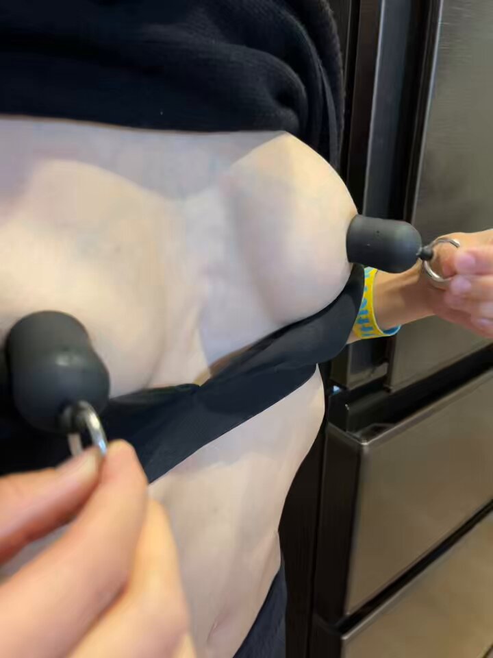 Video oleh @gal_bignipple