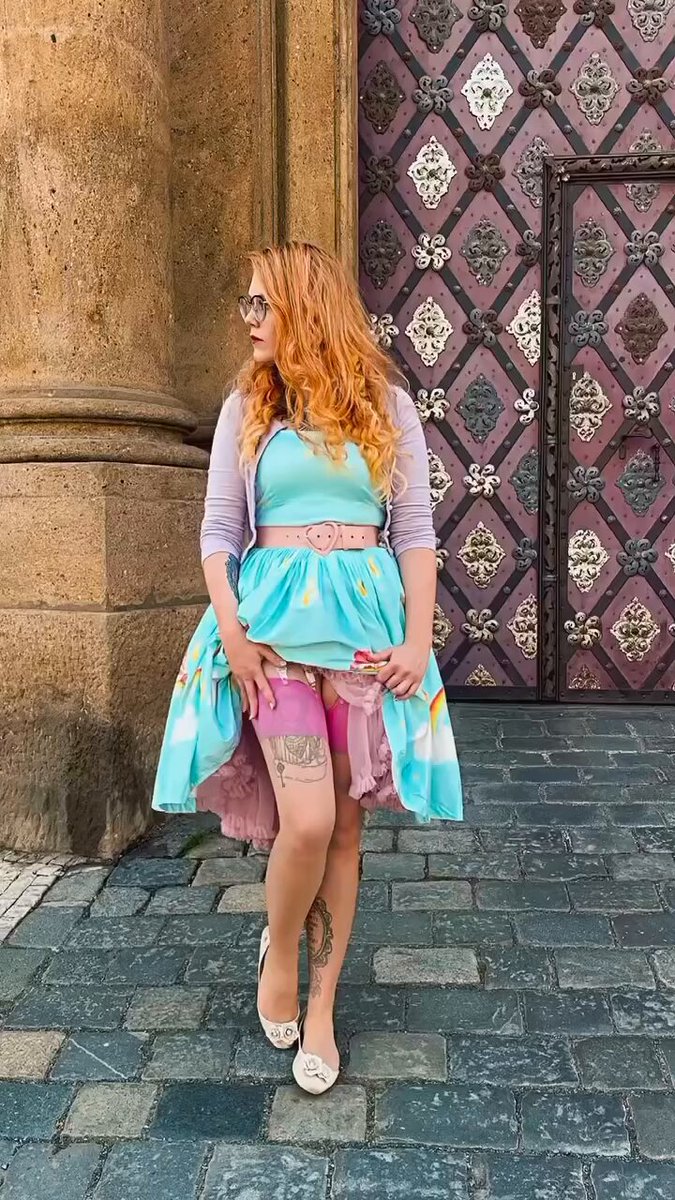 @Niki_Foxmutts video Tweet