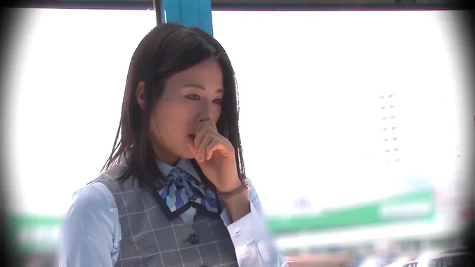 【30歳以上の美脚OL限定】「黒パンストのモニター調査」と称してぬるぬるローション素股耐久テスト！…のはずが、破けた隙間からぬぷっと生挿入！無許可中出し！