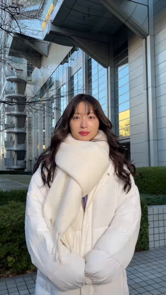 ゆかちゃんの天気予報だよ✨ きょうも朝から晴れて寒いよ🍃 ただ日中は