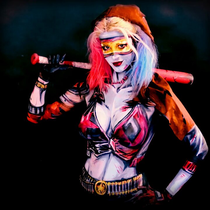 It is Wednesday my dudes (I can Harley believe it!)Here’s a Harley Quinn from The Suicide Squad #bodypaint I painted on myself https://t.co/tEtajHwPBw