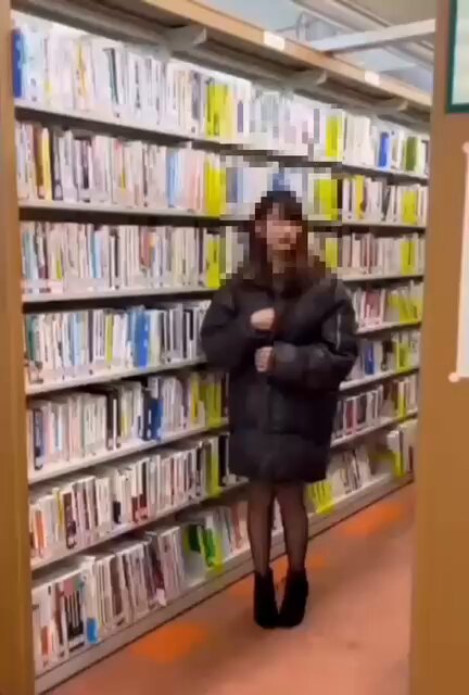 メリクリ露出🎄私にもプレゼント持ったサンタさん来ないかな🎅🎁※場所や施設名は書かないでください🙇🏻‍♀️ https://t.co/BhkF34sWrf