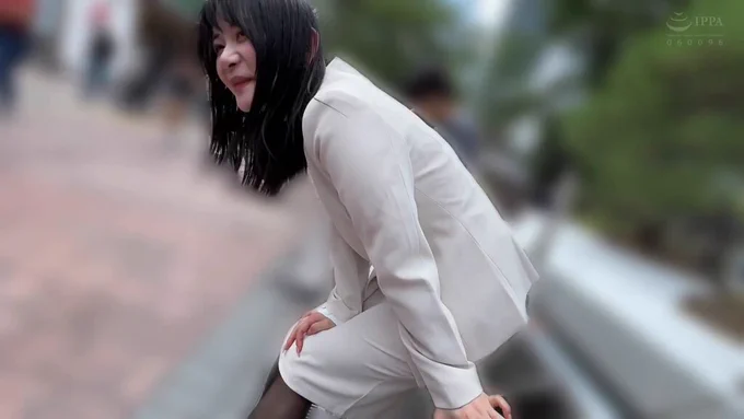 静河 普段は会社受付のお姉さんが… リモバイ仕込まれ何度も💕