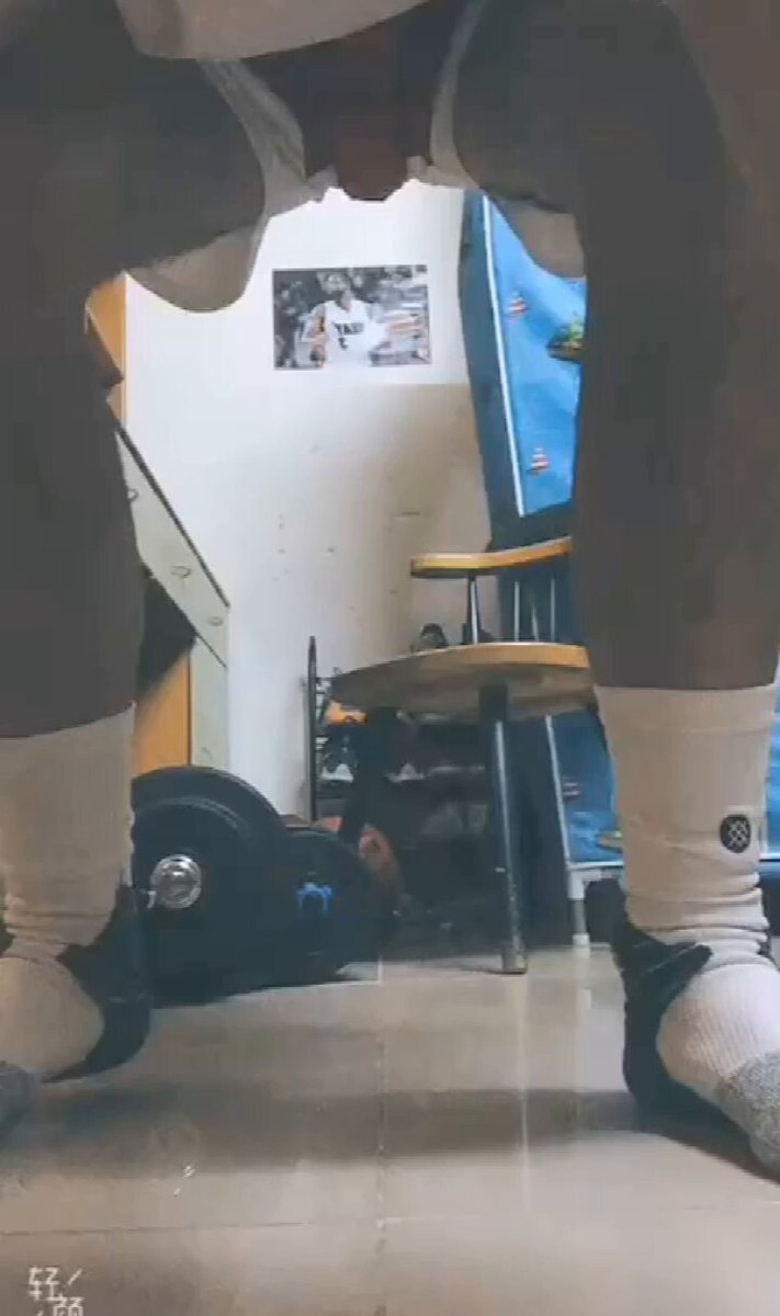 篮球体育生宿舍撸管    