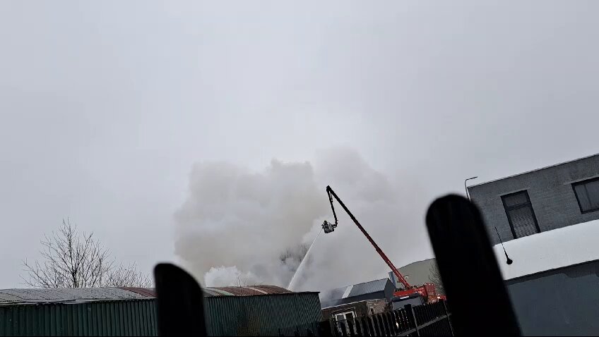 Grote brand bij bedrijf in Nijmegen