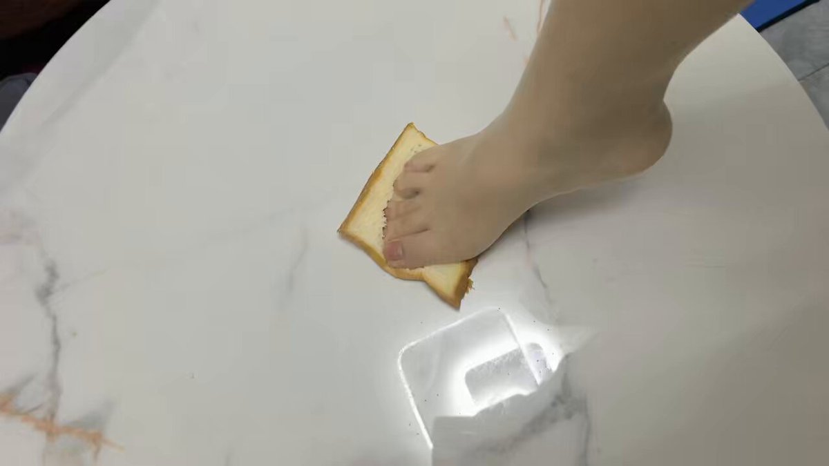 新年快乐宝子们 新鲜吐司送上 https://t.co/xBE6fybGom