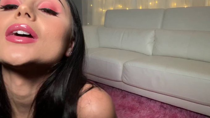 VID SOLD! Ariana Marie BBC Dildo ? Check it out! https://t.co/6MNET9UhrX #MVSales @manyvids https://t