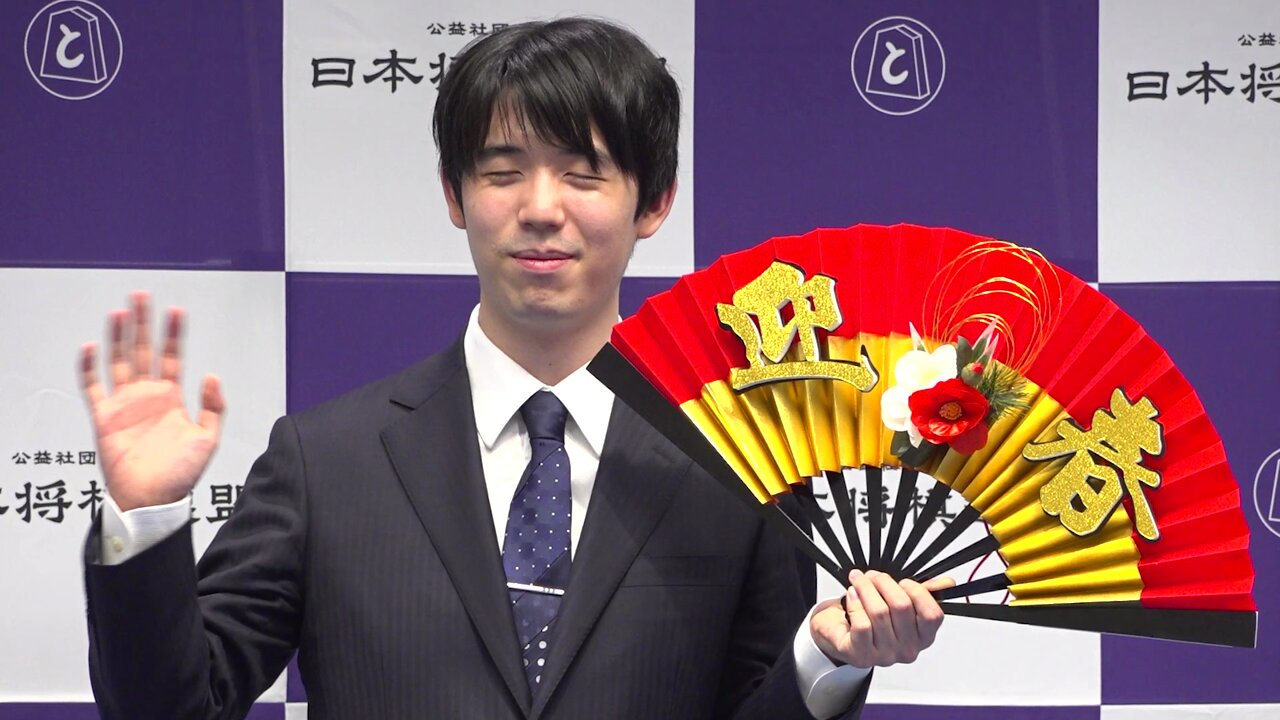 藤井聡太さん音声入り　デジタル時計付きフォトフレーム 横浜流星、藤井聡太八冠の“おやつタイム”を激写！？羽生善治九段