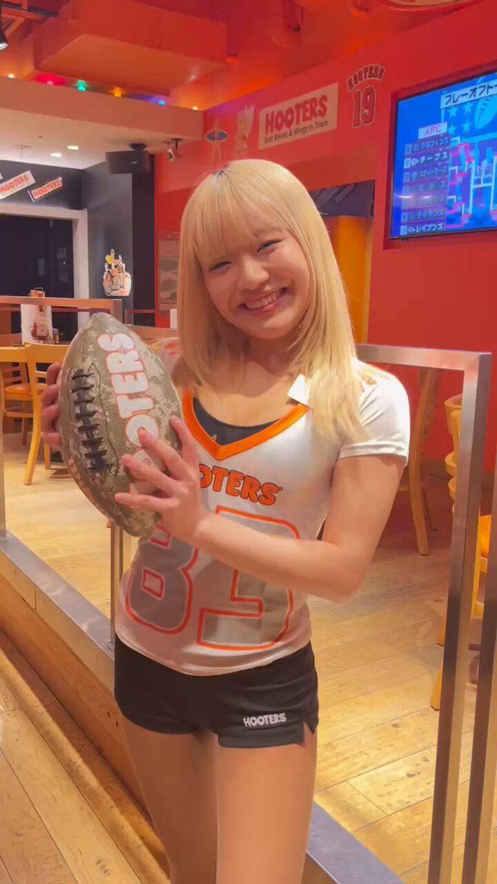 hooters ラグビーボール　ふーたーず フーターズジャパン (@hooters_japan) • Instagram photos and
