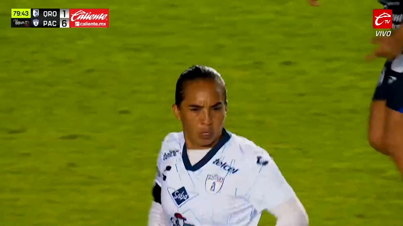 @TuzosFemenil ¡Cabezazo de Nina Nicosia y DOBLETEEEE! 🎯⚽️#SomosDesafiantes ⚡️
