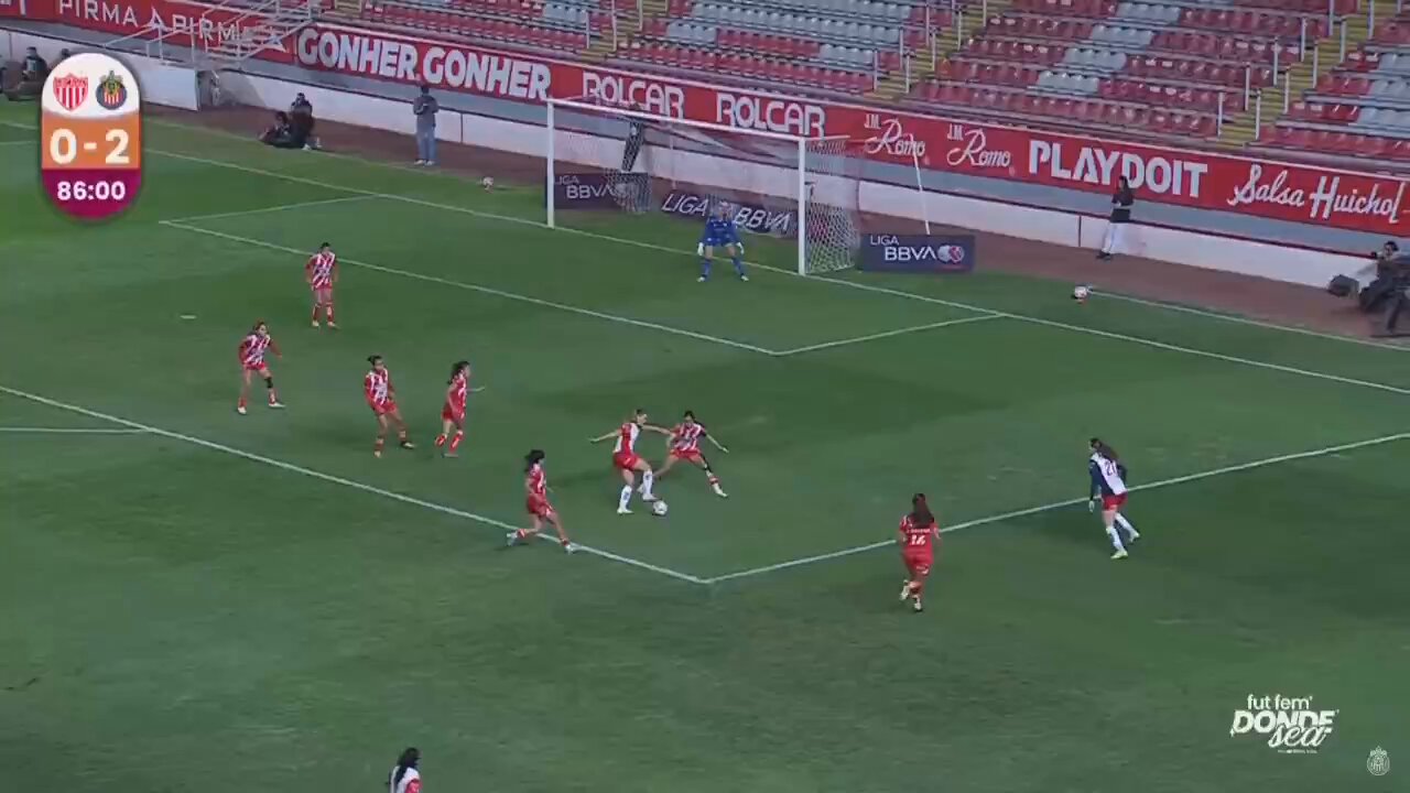 Uffffff, qué manera de disparar y darle dirección al balón. 🥵🤯📹 Así puso @montserrathdezg el tercero de la tarde, para @ChivasFemenil. #SomosDesafiantes⚡️ #FutFemDondeSea