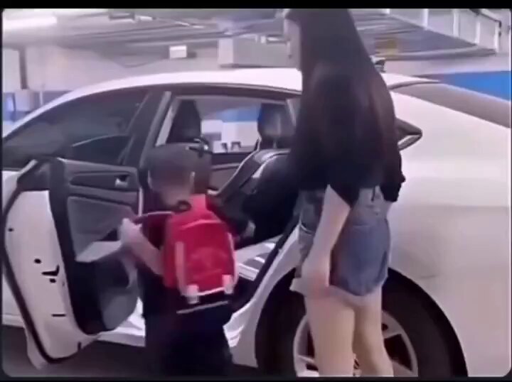 Sister knows how to discipline her brother. 😂😂 