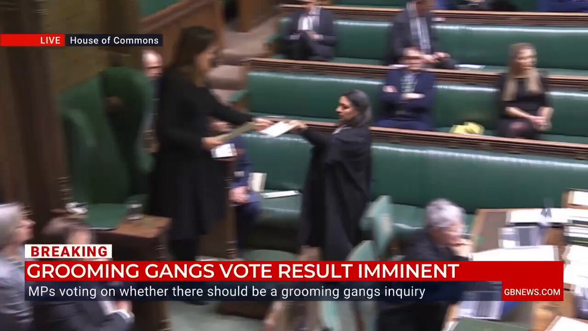 BREAKING: The far-left Labour Party, led by grooming gang enabler Keir Starmer, has just voted against opening up an inquiry into child rape gangs in the UK. 

简直难以置信！

大阴蒂国🇬🇧正式沦陷了……😂

工党投票反对调查“儿童强奸团伙