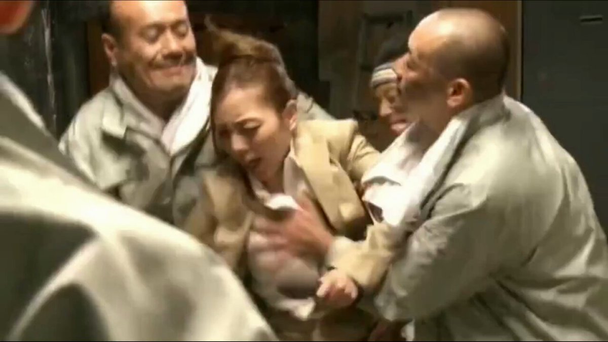 強硬な現場取材だった。 出世欲か、それとも只真実を愚直に追及したいだけなのか、それは本人にしか分からない。 それが災いとなることも…。 彼女のように…。