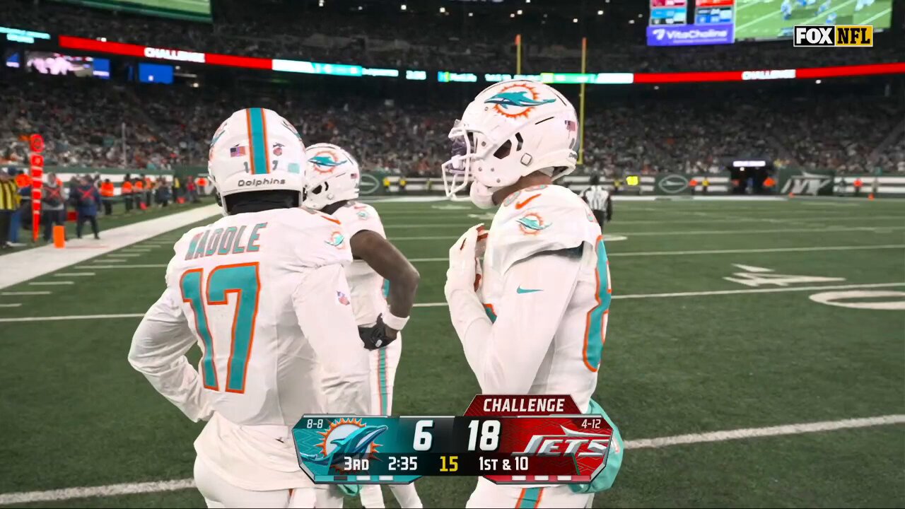 BREAKING: Jaylen Waddle's response to Tyreek Hill's departure from the Dolphins caught on camera. nhathung