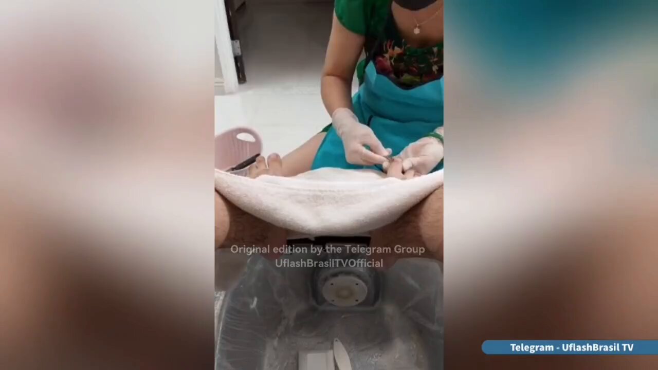 Man flashing in store-woman peeks with curiosity