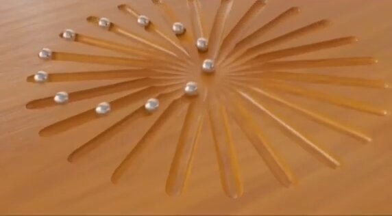 The moment you realize the balls are moving in a straight line and not a circle 😱 