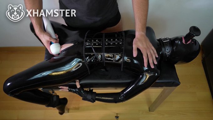 Guess who's got a new video on xHamster!!!! ???

? https://t.co/IfJYf98AAN ? @xhamstercom #xhamster https://t