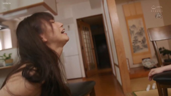 美人母娘、イタダキマス。😝 数十年前に孕ませた女とその娘に会いに来ました。 初川みなみ 加藤ツバキ