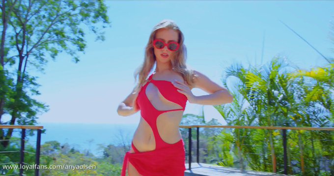 I just sold a video on #realloyalfans. Take a look here: https://t.co/eO6QkU74Om https://t.co/Fkd5sR