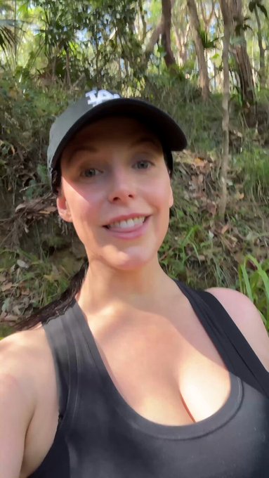 Cum hiking with me in Australia ???

Don't miss all my wholesome regular life content on my OnlyFans