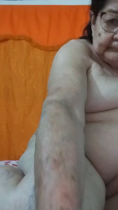 nenek gendut masih suka colmek 